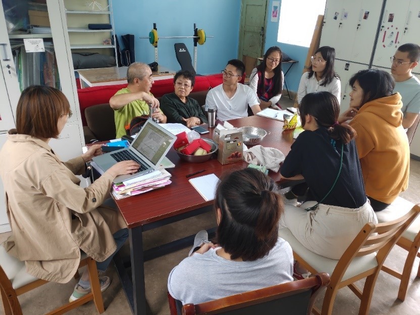 与老师座谈 与老师座谈
